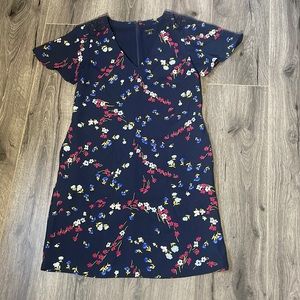 🔥Ann Taylor blue flowers dress casual or office attire.  Sophisticated stylish